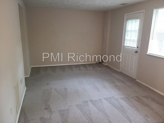 Building Photo - 9623 Greenmeadow Cir