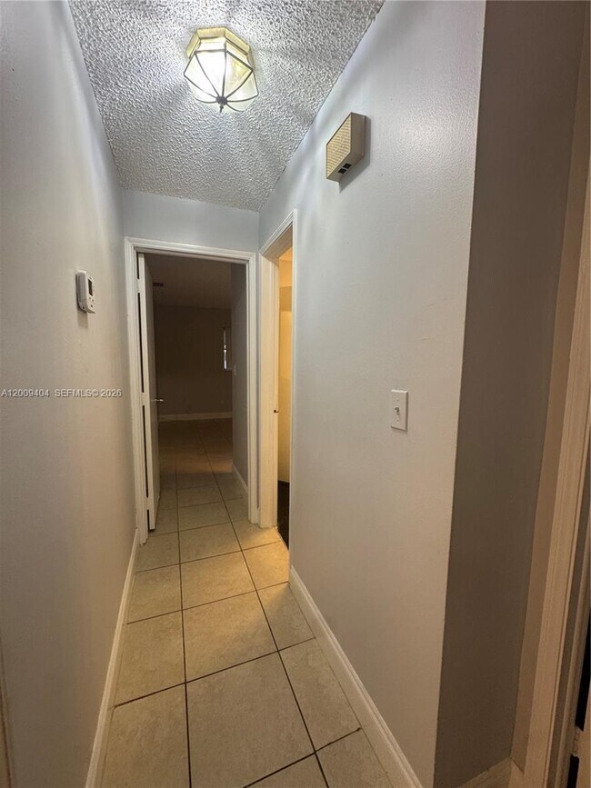 Building Photo - 1140 NW 85th Ave