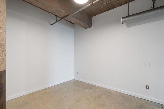 Building Photo - 901 N 3rd St