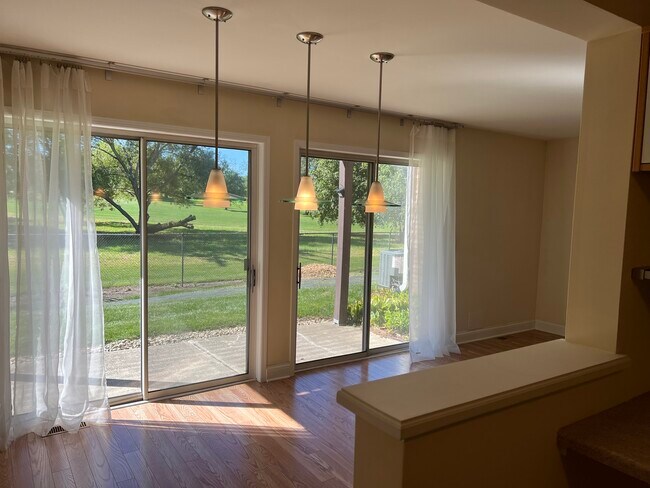 Building Photo - 309 Memory Ln