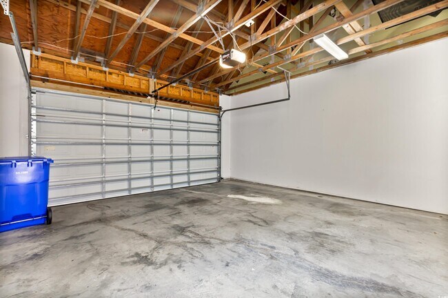 Building Photo - 750 Howard Ave