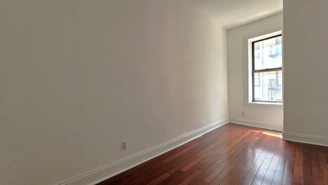 Building Photo - 20 Magaw Pl