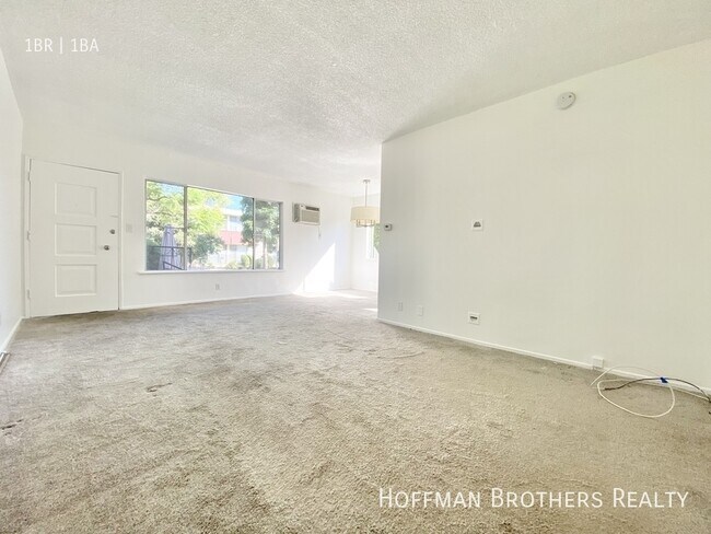 Building Photo - 915 N Spaulding Ave