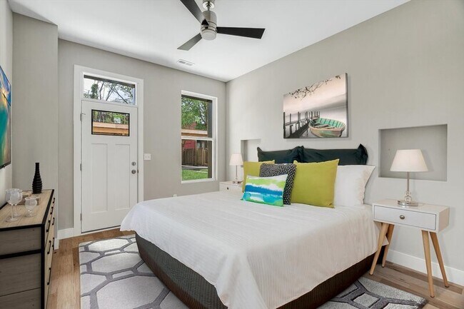 Building Photo - 3322 Michigan Ave