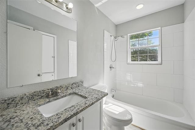 Building Photo - 5021 Gilbert Dr