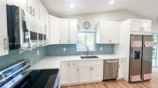 Building Photo - 45 Gumbo Limbo Ave