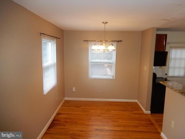 Building Photo - 2227 Arlington Terrace