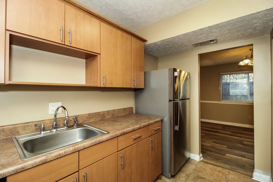 Building Photo - 972 Pine Hollow Rd