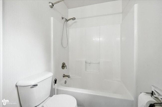 Building Photo - Spacious Palmer Home!