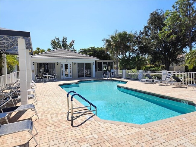 Building Photo - 835 Chalmers Dr