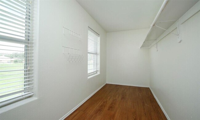 Building Photo - 16755 N Thrasher Dr