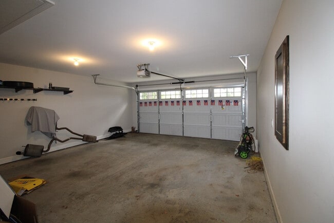 Building Photo - 1315 Mayfield Dr