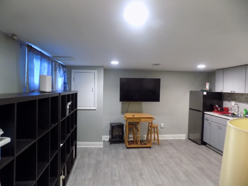 Building Photo - 2329 Ashburton St