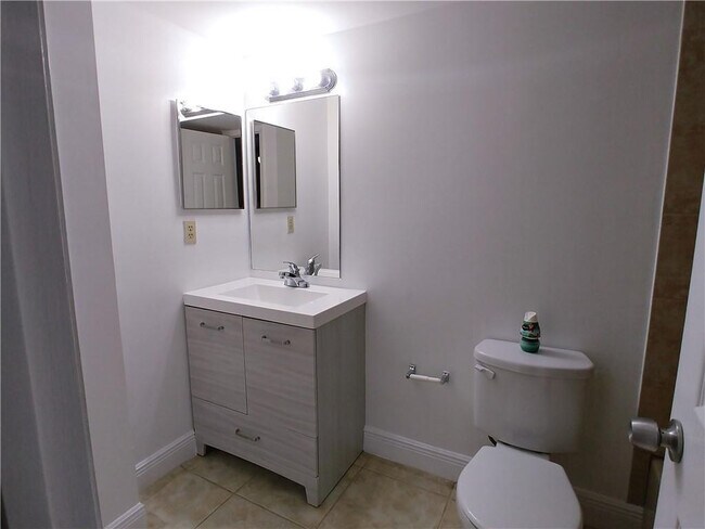 Building Photo - 705 NW 91st Terrace