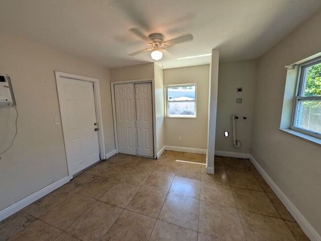 Building Photo - Spacious 3BR Rental with Outdoor Living Space