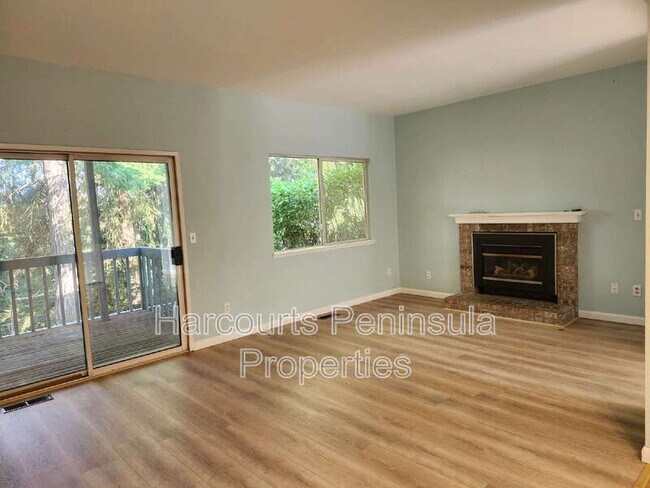 Building Photo - 13132 Lakeridge Cir NW