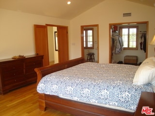 Building Photo - 7917 Westlawn Ave