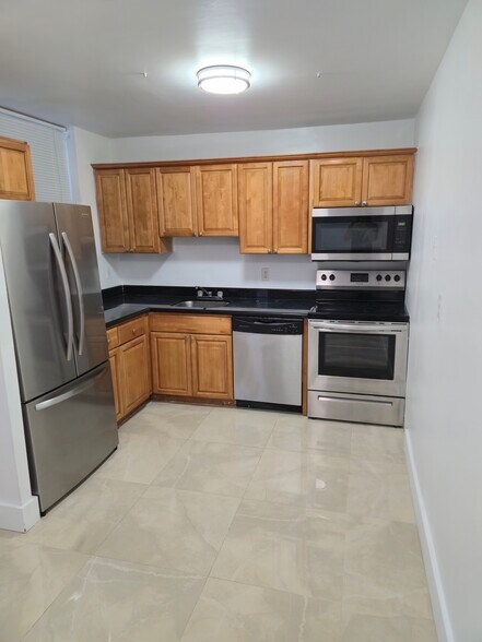 Building Photo - 1801 S Treasure Dr