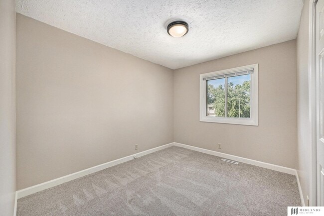 Building Photo - 3105 Mirror Cir