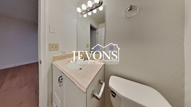 Building Photo - 2076 E 56th St