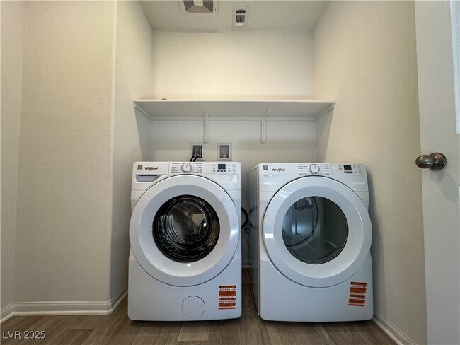 Building Photo - 6053 Swift Lariat St