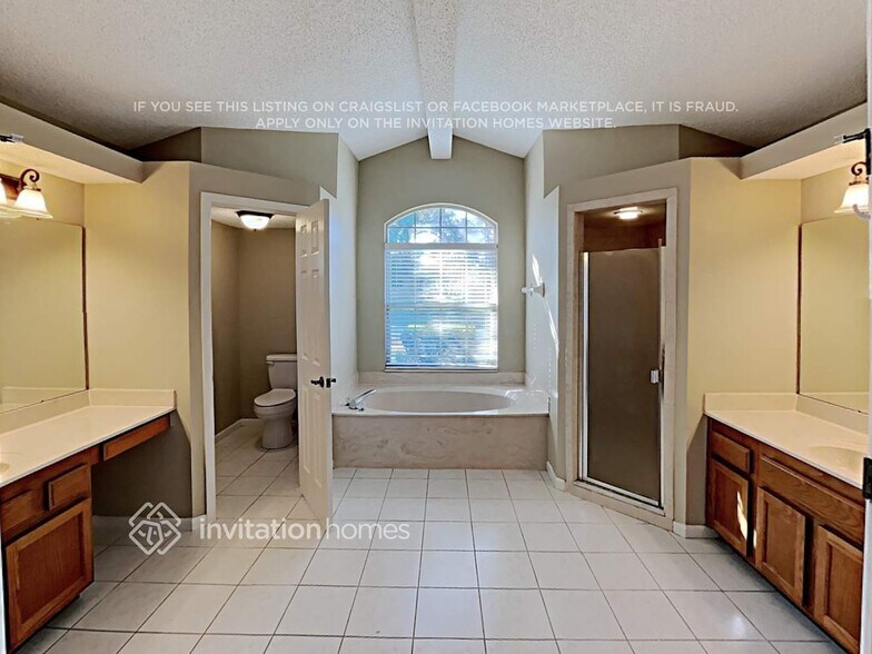 Building Photo - 1733 Red Cypress Dr