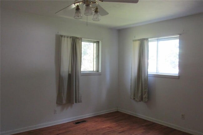 Building Photo - 301 El Paso St SW