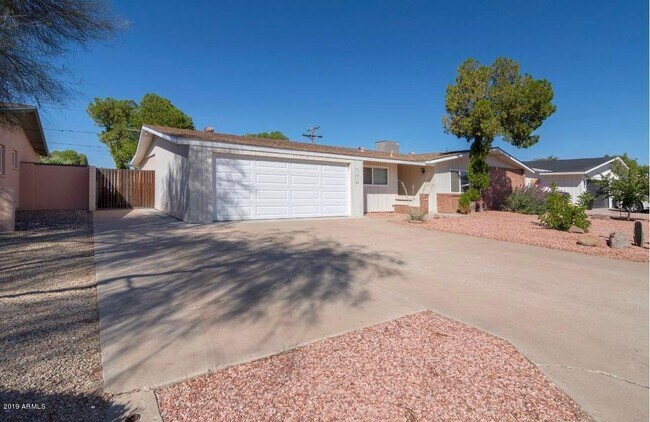 Building Photo - 3032 N 81st Pl