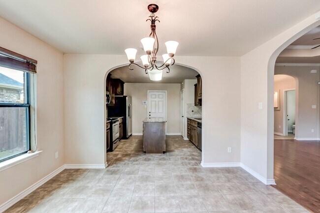Building Photo - 2405 Coy Dr