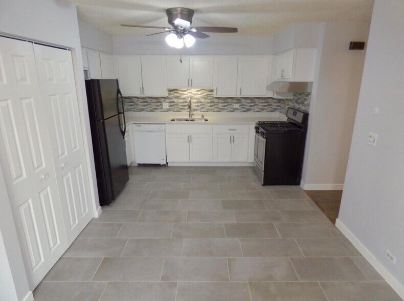 Building Photo - 1114 Manchester Ct