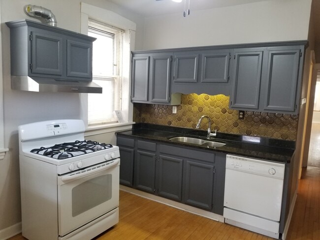 Building Photo - 4037 N Long Ave