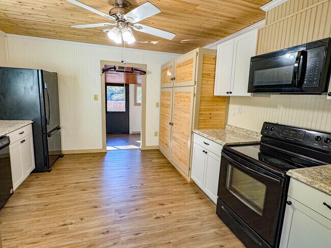 Building Photo - 3204 Ray Owens Rd
