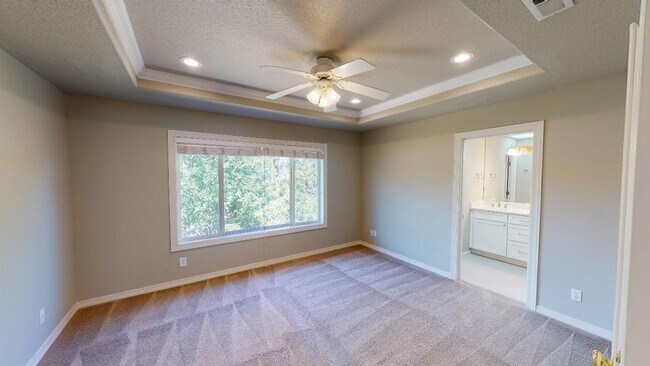 Building Photo - Wilsonville - Newly Updated 4 Bed + Bonus,...