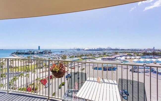 Building Photo - 700 E Ocean Blvd
