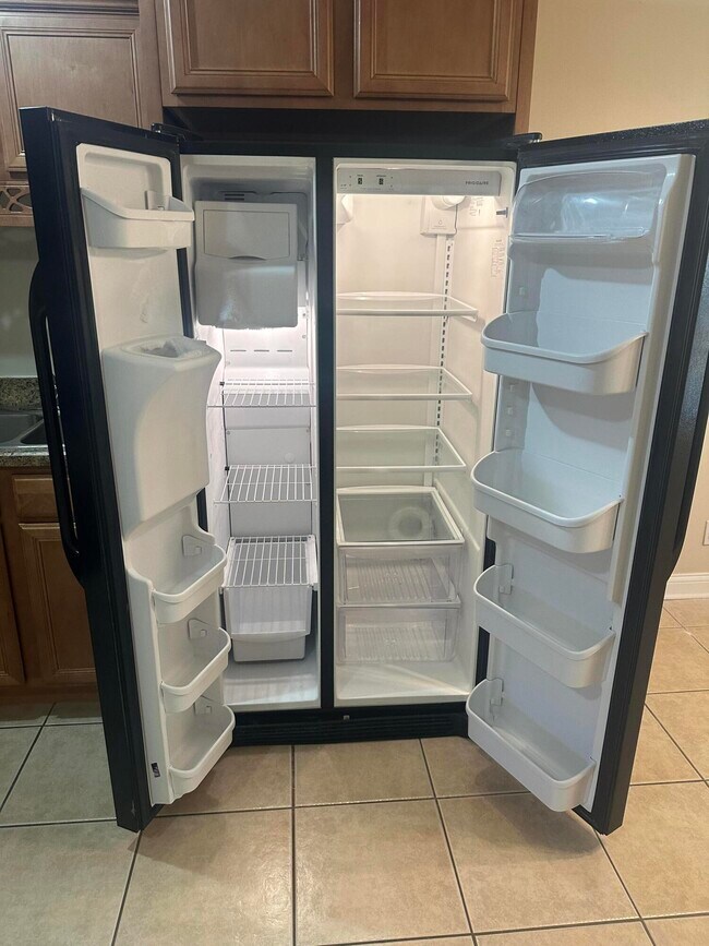 Building Photo - 6 Hudson Hollow Road