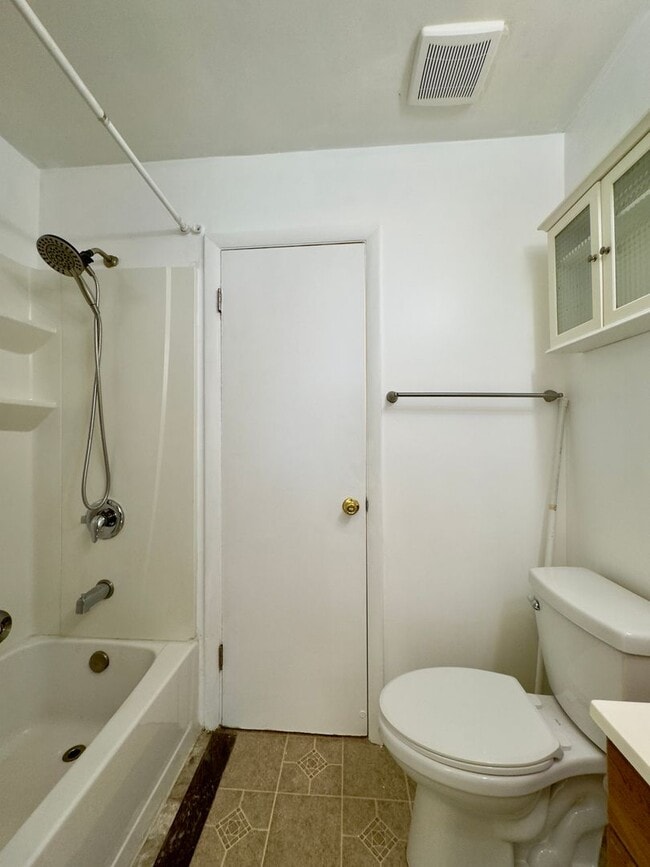 Building Photo - Charming 2 Bedroom/1.5 Bathroom Home in Randallstown, MD!