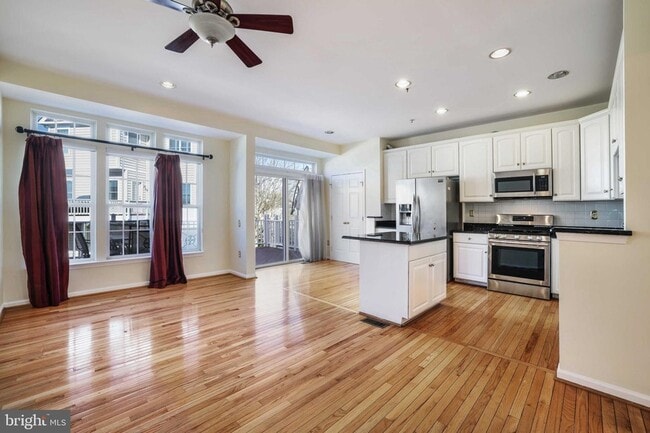 Building Photo - 409 Phelps St