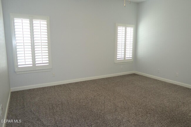 Building Photo - 13153 Cozy Cove Ave