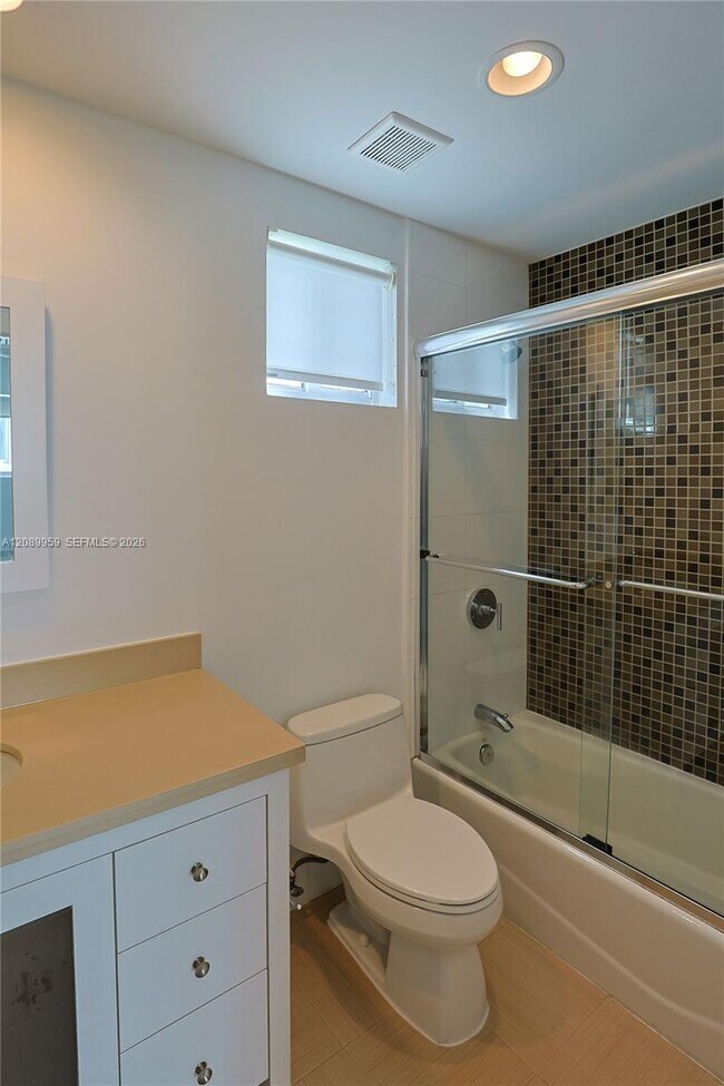 Building Photo - 7520 SW 59th Pl