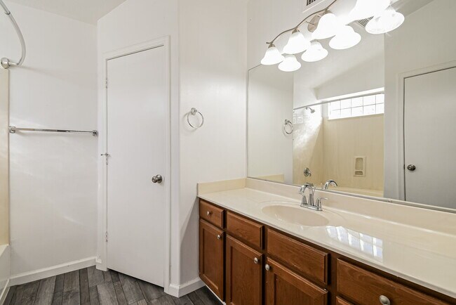 Building Photo - 3538 S Calderon Cir