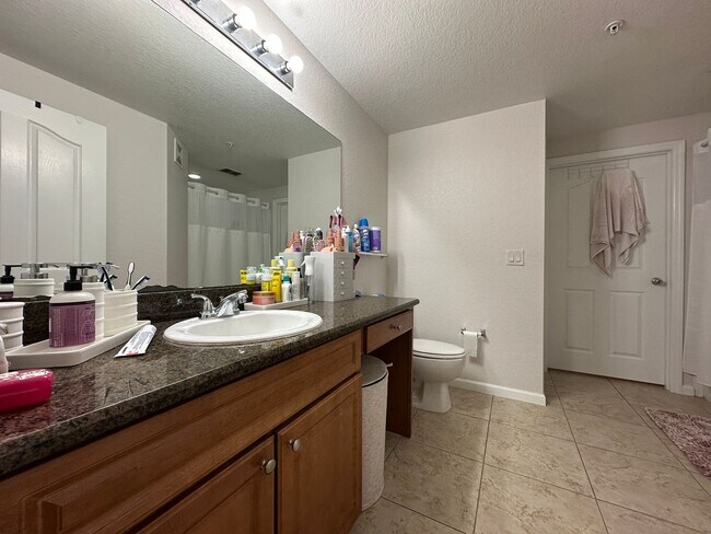 Building Photo - ANNUAL RENTAL - POSITANO PLACE 2 BED / 2 BATH