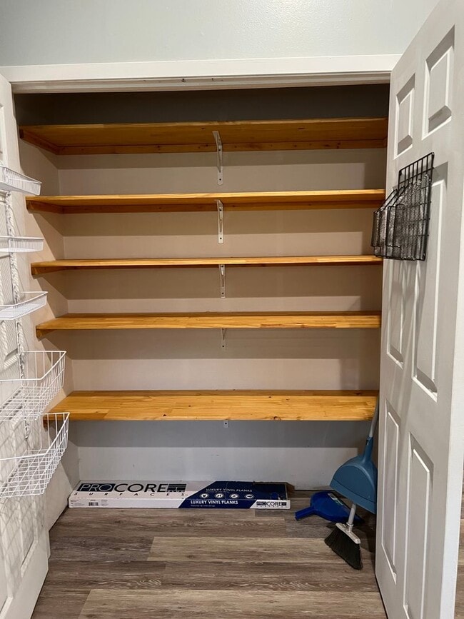 Building Photo - Home for lease