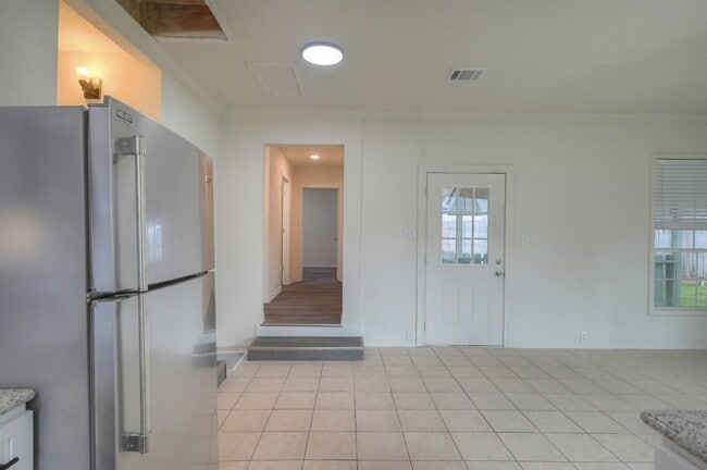 Building Photo - 9574 Darkwood St