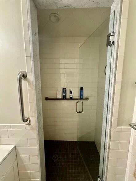 Building Photo - 68 Thomas Park