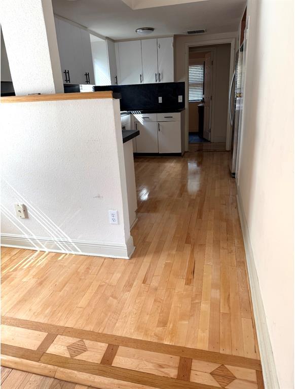 Building Photo - 1410 W 51st St