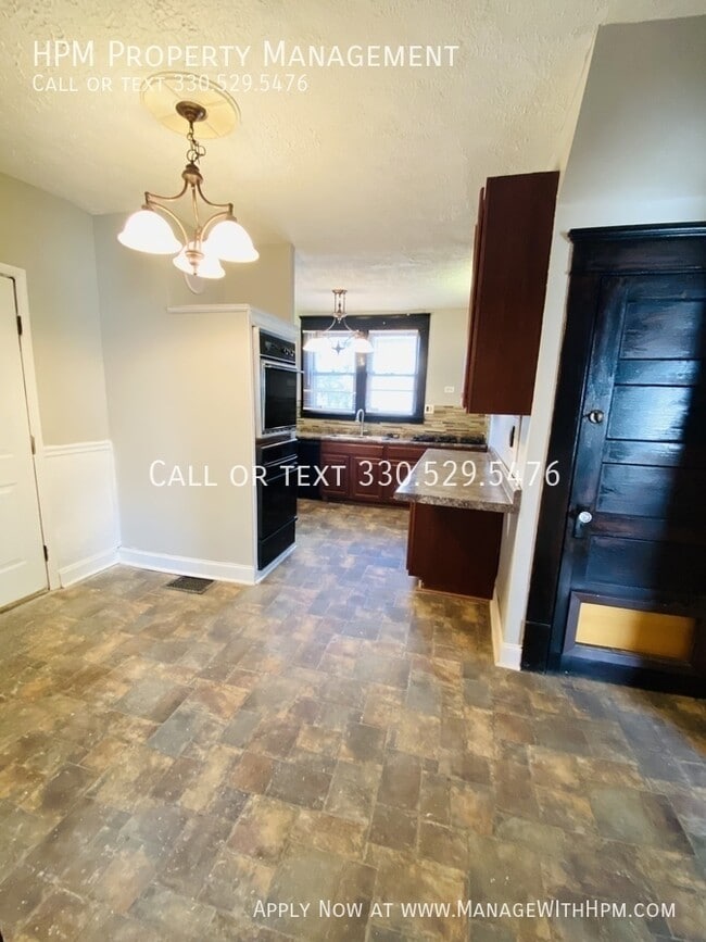 Building Photo - 1421 Piper Ct NW