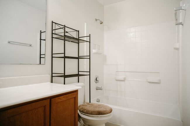 Building Photo - 12059 Helvick Cres Ave