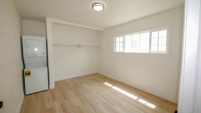 Building Photo - OPEN HOUSE, SAT., AUG. 30th from 11 - 11:3...