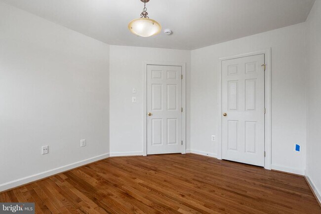 Building Photo - 1515 Regent Manor Ct
