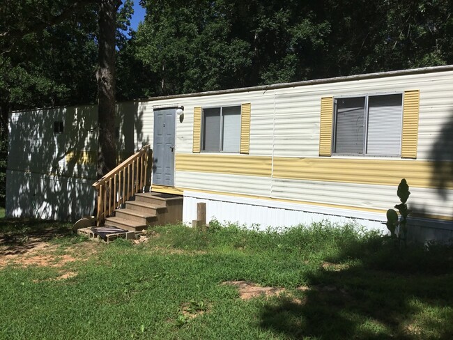 Primary Photo - Two Bedroom 1.5 bathroom Mobile Home in Ca...